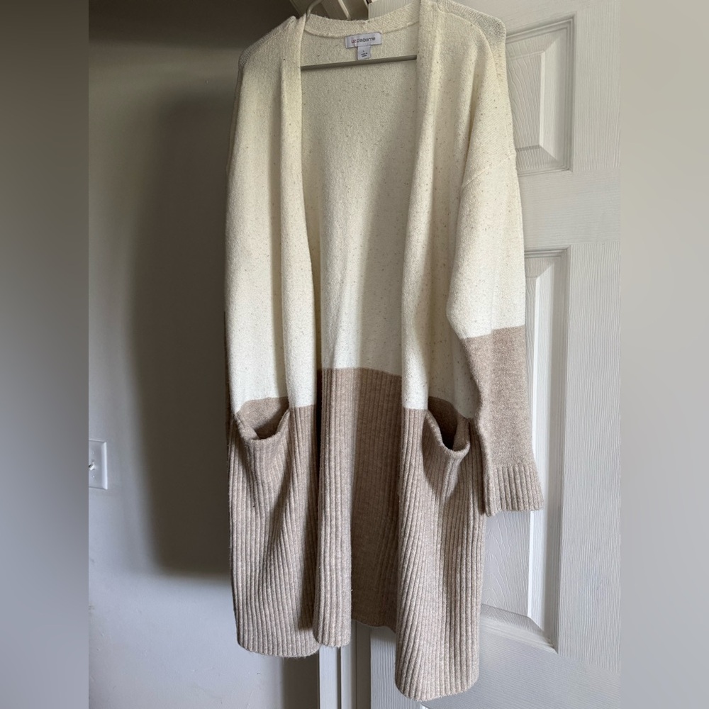 Women's Cream and Tan Sweater